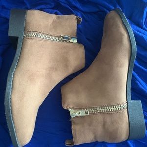 Tan Suede Ankle gold zipper Booties Size 8